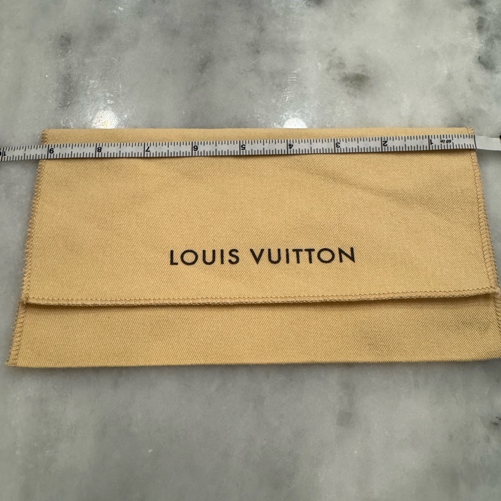 Excellent conditioned LV dust bag. Reposhing because my bag doesn’t fit. - Picture 5 of 5